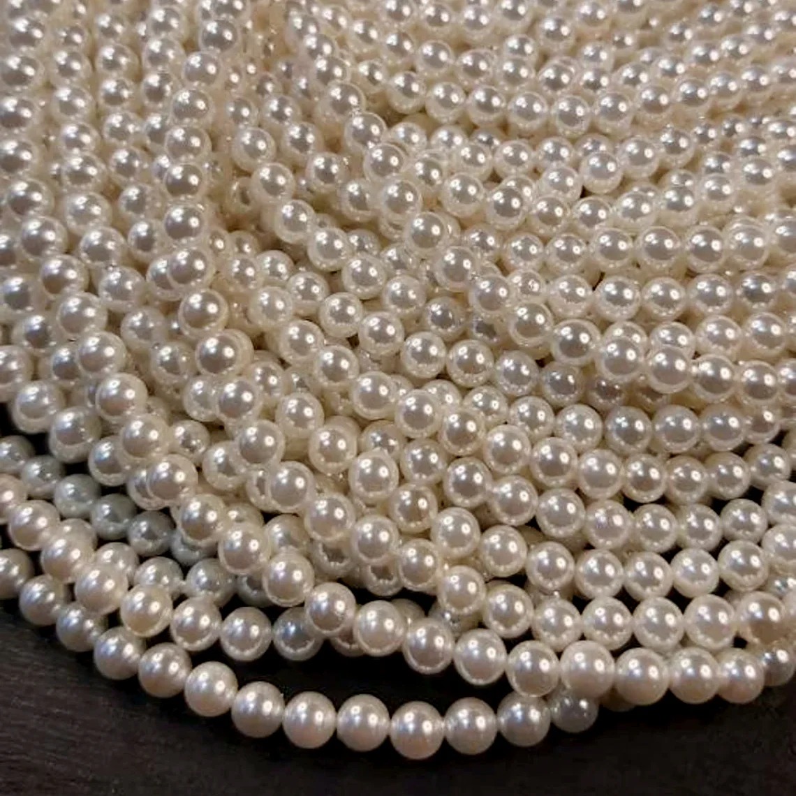 Italian Shell Pearl  4mm