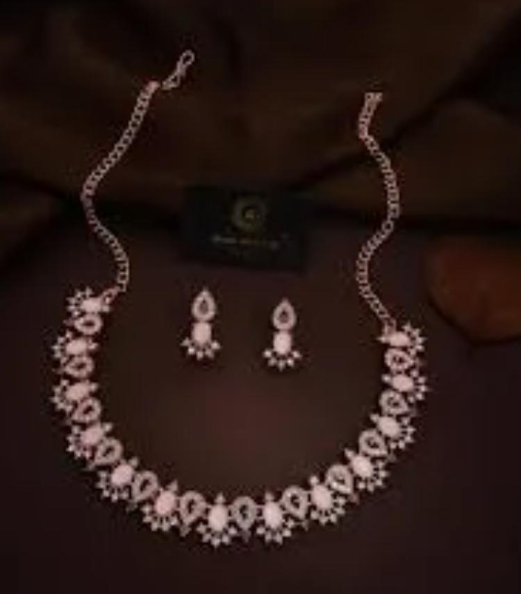 Alasca Brass Gold-Plated Silver, White, Grey Jewellery Set