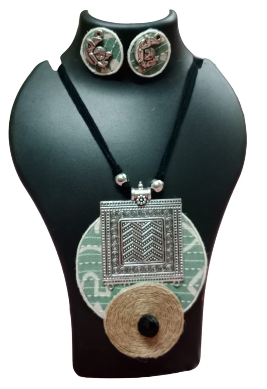 Green ethnic square pendant set 
