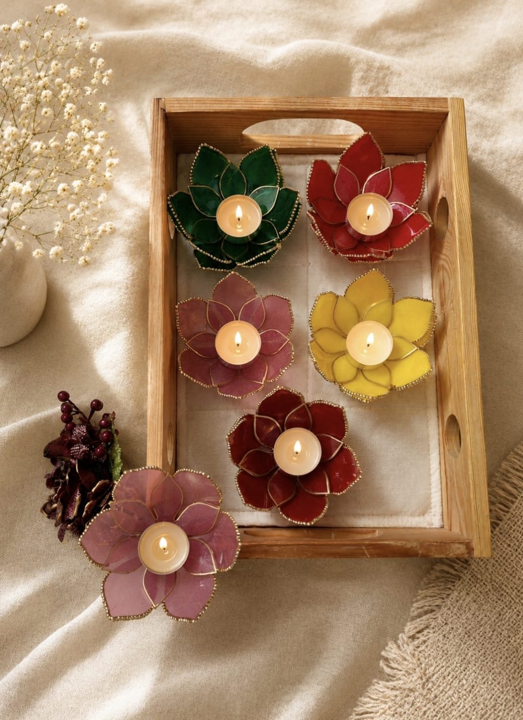  Lotus shaped holders